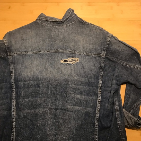 AE Distressed Denim Shirt - Picture 3 of 3